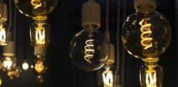 Retro žiarovky ako pocta Edisonovi
