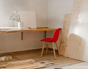 Ex-display stolička Neu 13 Lacquered Solid Oak, cream white