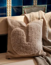 Vankúš Lay Cushion, Sand/Off-white