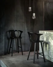 Barová stolička In Between SK7, black lacquered oak