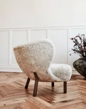 Kreslo Little Petra VB1, walnut / sheepskin