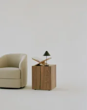 Odkladací stolík Mass Side, walnut