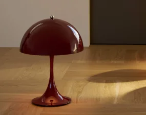 Prenosná lampa Panthella 250, opaque burgundy