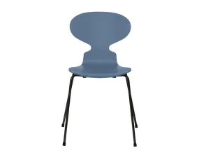Stolička Ant™ 3101 lacquered, dusk blue / black