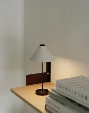 Prenosná stolná lampa Brolly, linen