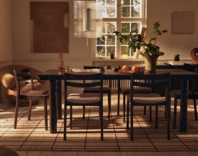 Jedálenská stolička Boda Rugged Bouclé, dark stained beech/natural