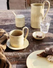 Hrnek Flow s podšálkou, off-white speckle