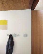 Vešiak The Dots M, sage green