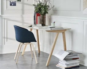 Stôl Copenhague CPH 90, water-based lacquered oak/black linoleum