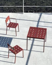 Stolička Balcony Armchair, iron red