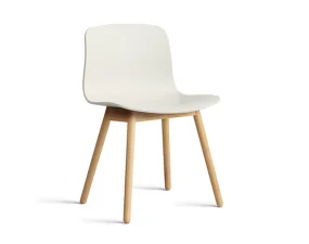 Stolička AAC 12 Lacquered Solid Oak, melange cream