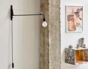 Nástenná lampa Petite Potence, deep black