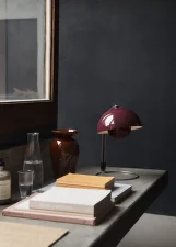 Stolná lampa Flowerpot VP4, dark plum