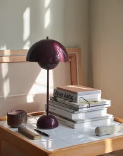 Stolná lampa Flowerpot VP3, dark plum