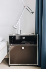 Nočný stolík USM Haller M55, steel blue