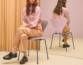 Stolička Series 7™, predné čalúnenie, pale rose / black
