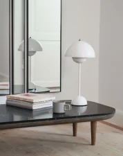 Stolík Fly SC5, smoked oiled oak/honed Nero Marquina