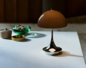 Prenosná lampa Panthella 160 V3, chrome original opal brown