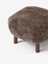 Pouf Little Petra ATD1, walnut / sheepskin Sahara