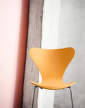 Stolička Series 7, egyptian yellow