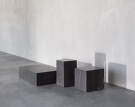 Stolík Plinth, Nero Marquina