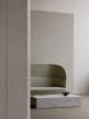Konferenčný stolík Plinth Low, Carrara