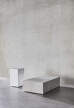 Stolík Plinth, Carrara