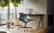 Kancelárske stoličky Eames Aluminium a Soft Pad od Vitra