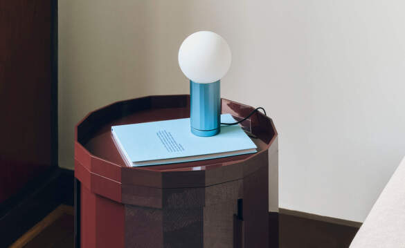 Stolné lampy Turn On od HAY