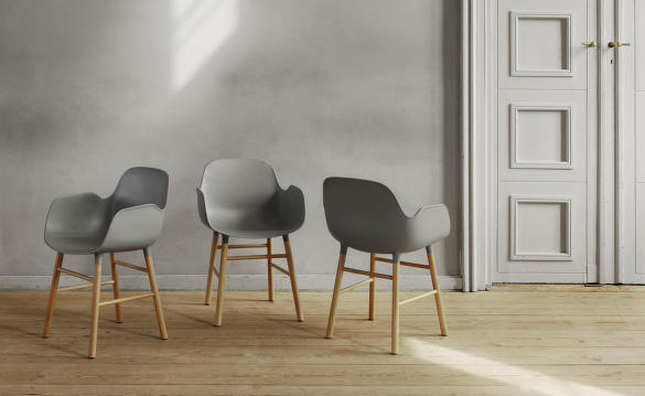 Stoličky Form od Normann Copenhagen