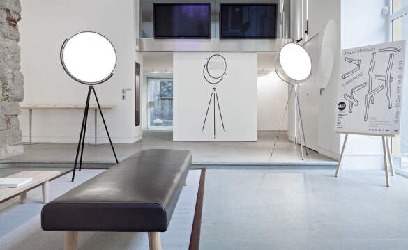Stojacie lampy Superloon od Flos