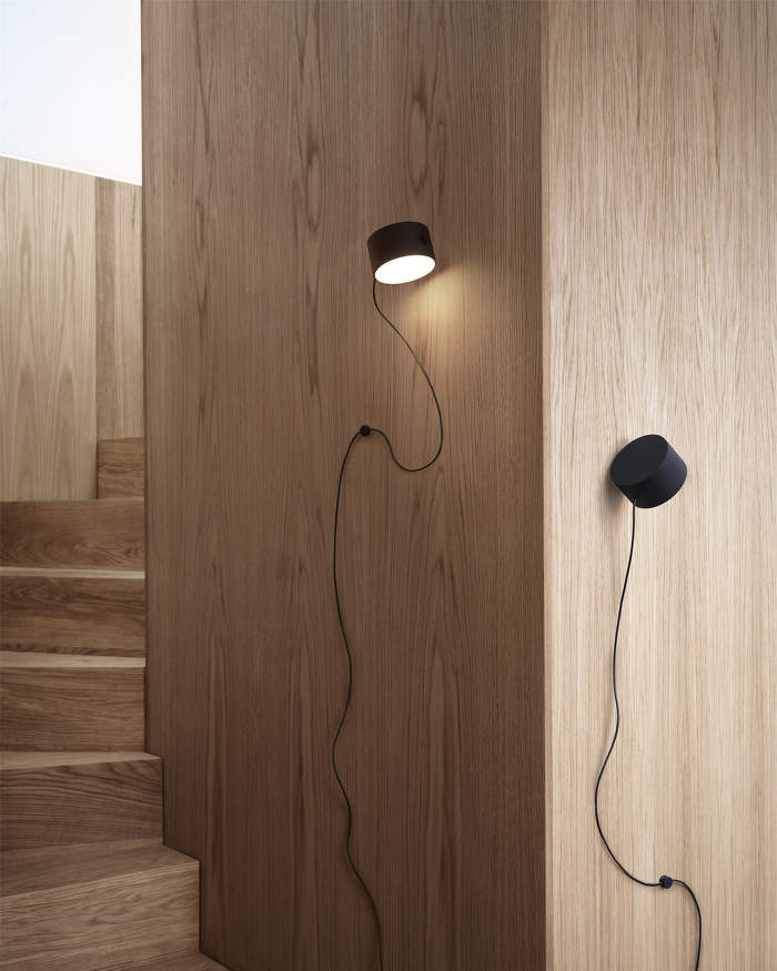 Post Wall Lamp od Muuto