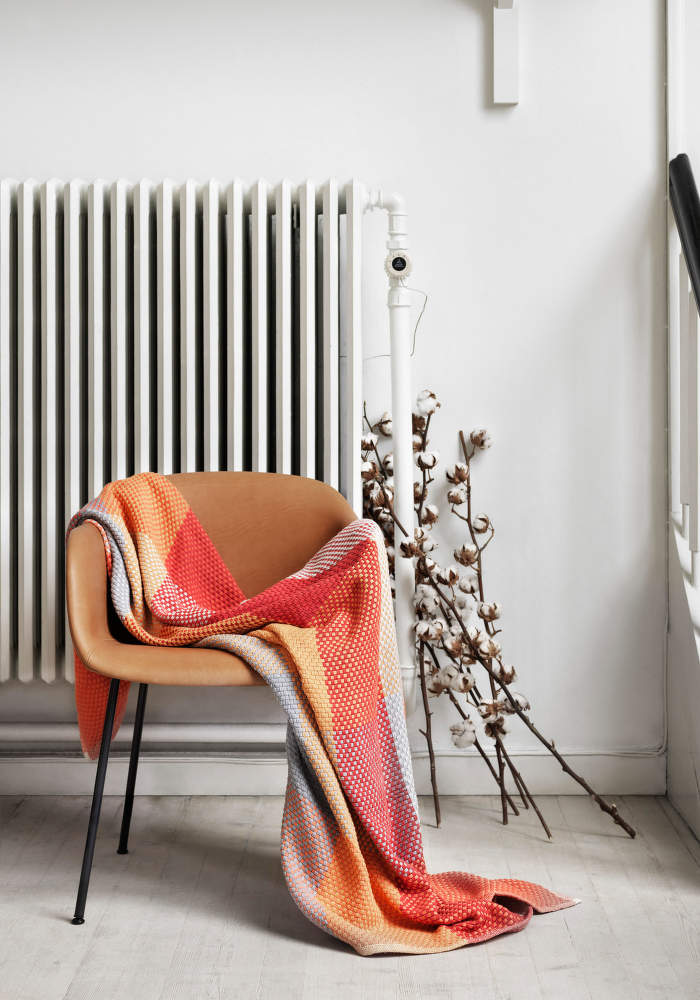 Loom-tangerine_fibre-chair_mid