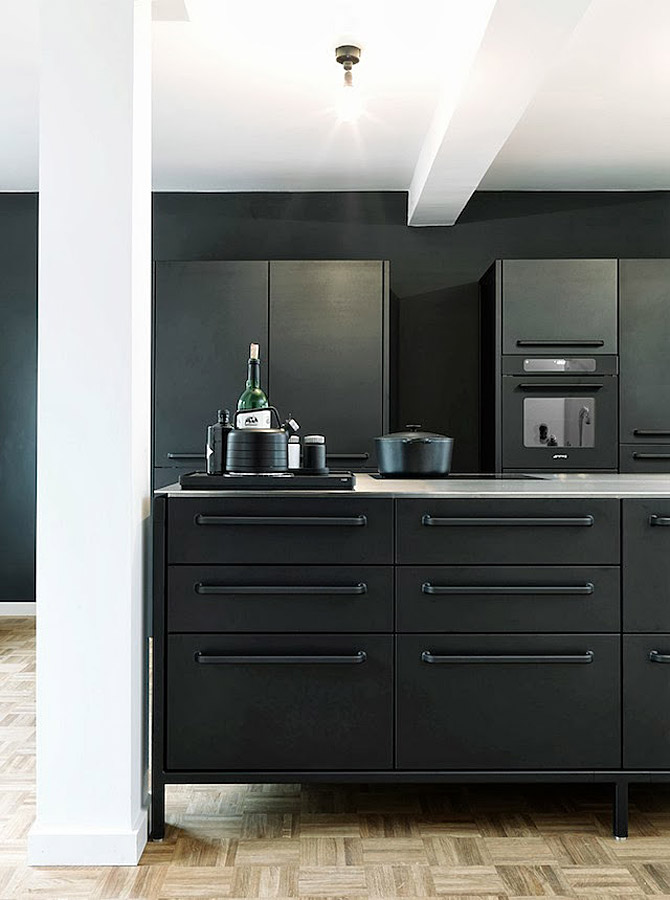Vipp black kitchen in Hamburg / Kuchyňa v čiernej farbe od Vipp
